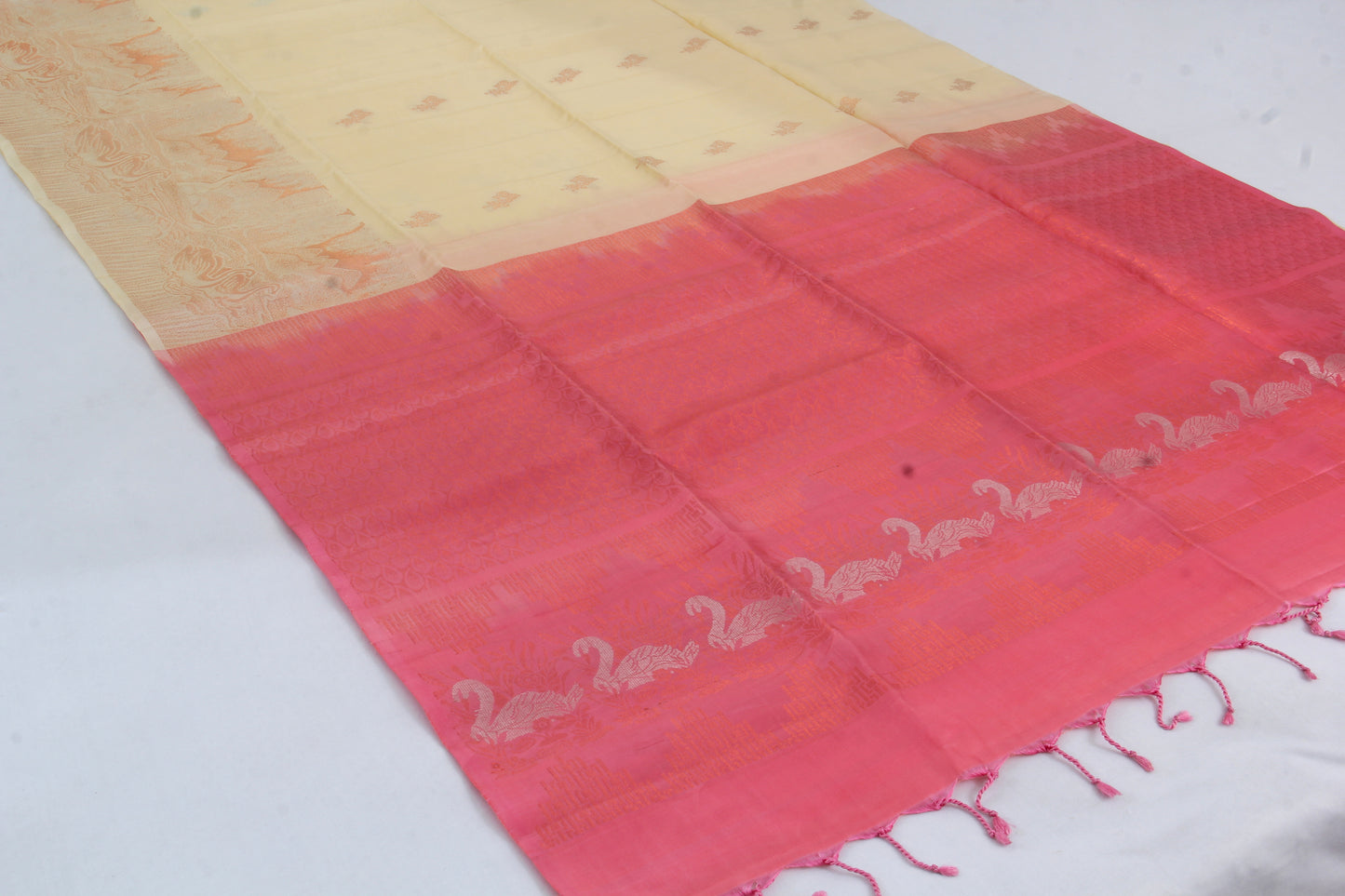 Kanchipuram Pattu Silk Saree – Pure Silk - Silk mark certified – Vanilla body with light carmine pink pallu – P00126