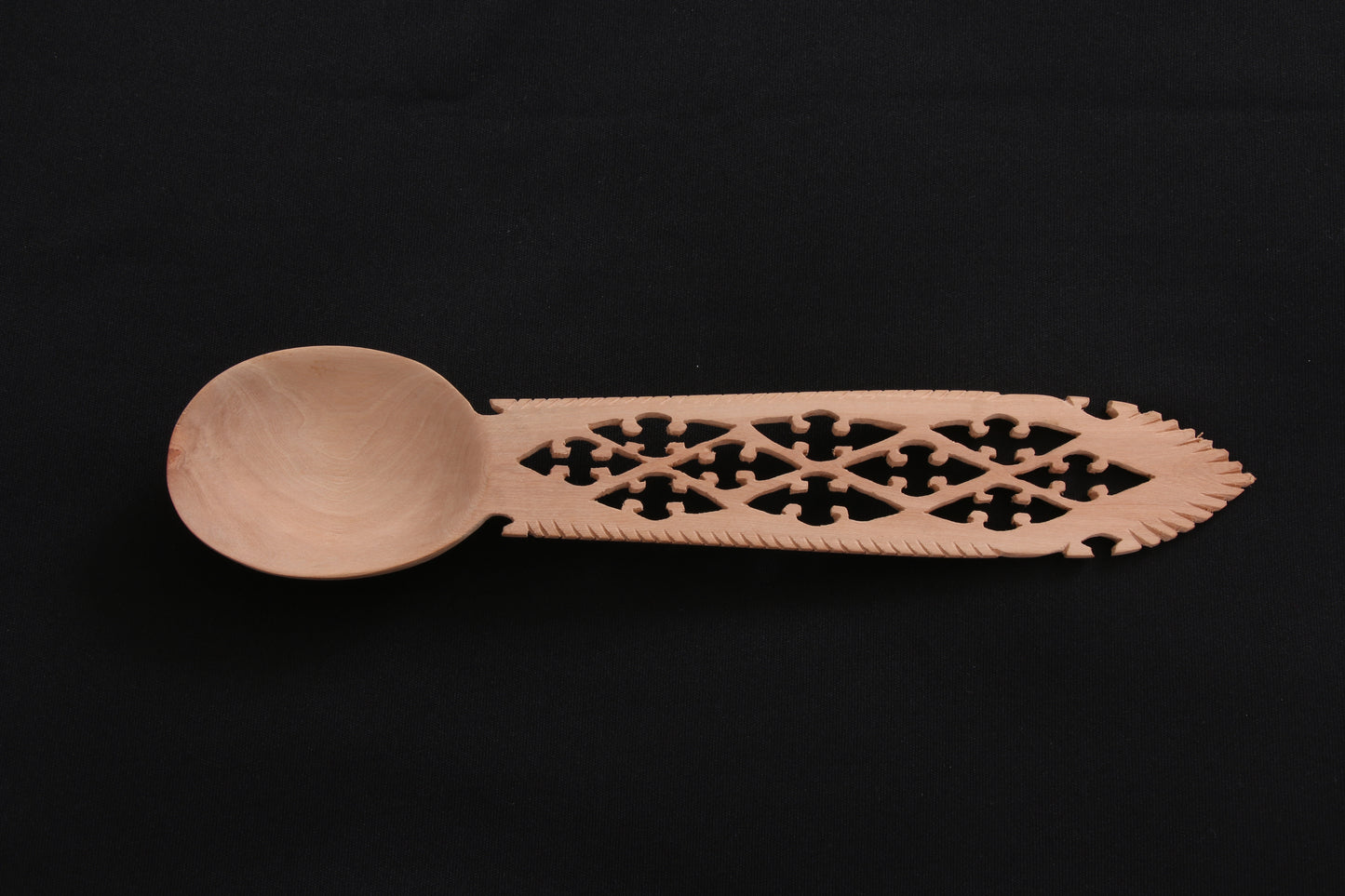 Udayagiri Cutlery – Wooden Salad Spoon – Perfect for serving salad in Homes/Restaurants– Large size - Made with Deodar wood – Length - 14 inches