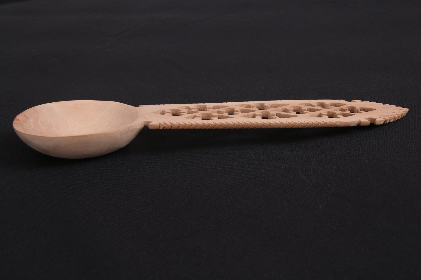 Udayagiri Cutlery – Wooden Salad Spoon – Perfect for serving salad in Homes/Restaurants– Large size - Made with Deodar wood – Length - 14 inches