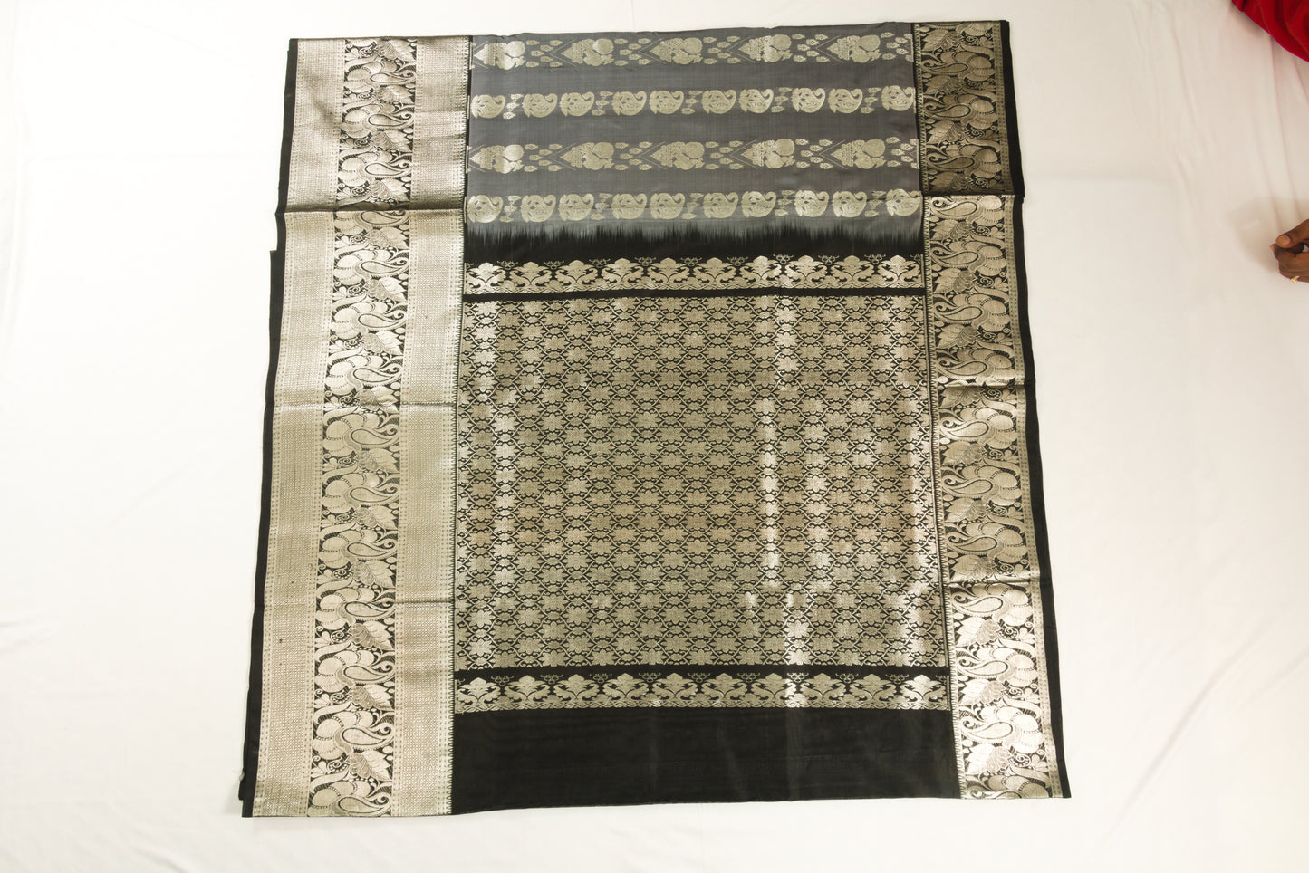 Original – 100% Pure Silk - Venkatagiri Pattu Saree – Hand woven and handmade zari work – Silkmark certified - P0011