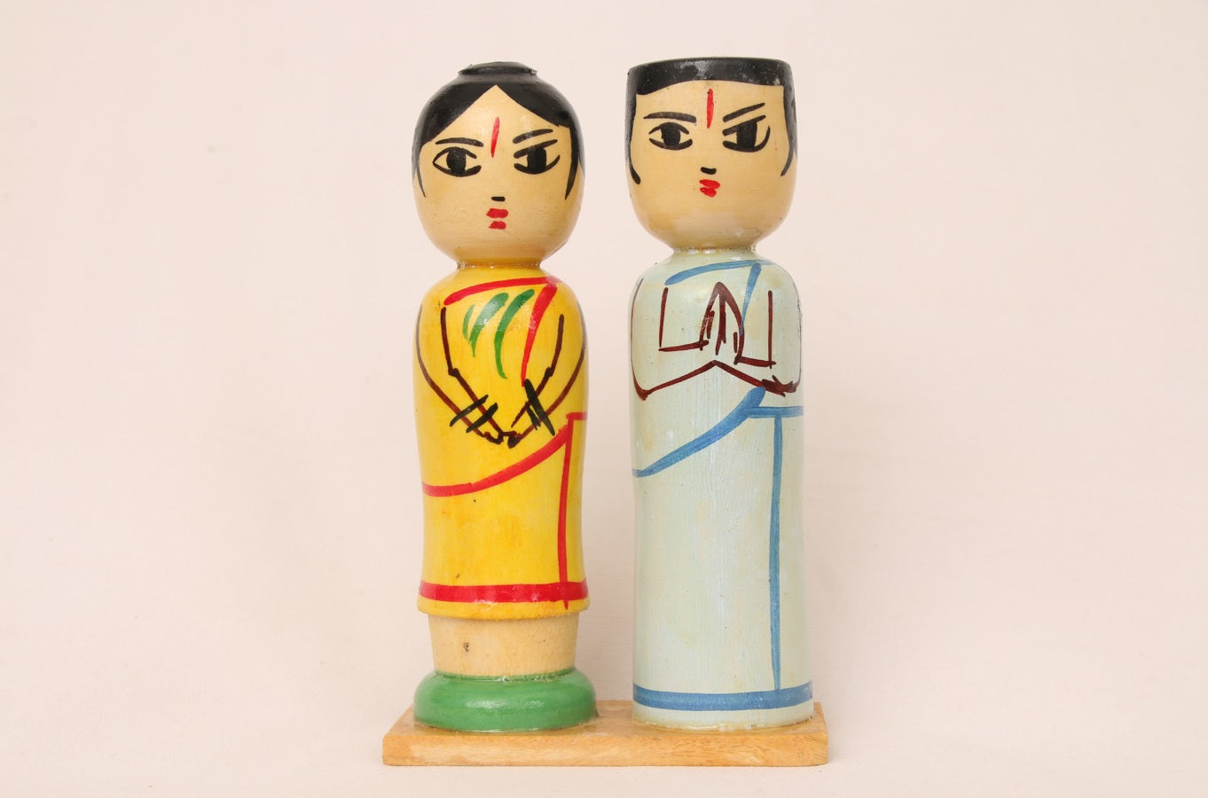 Channapatna wood craft –Locally crafted –Raja Rani in a plate– Naturally colored - Perfect for Home decor - P000192