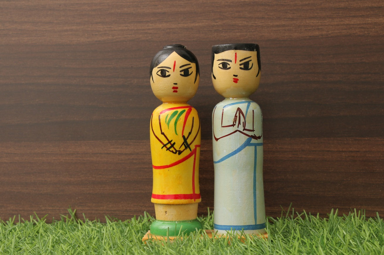 Channapatna wood craft –Locally crafted –Raja Rani in a plate– Naturally colored - Perfect for Home decor - P000192