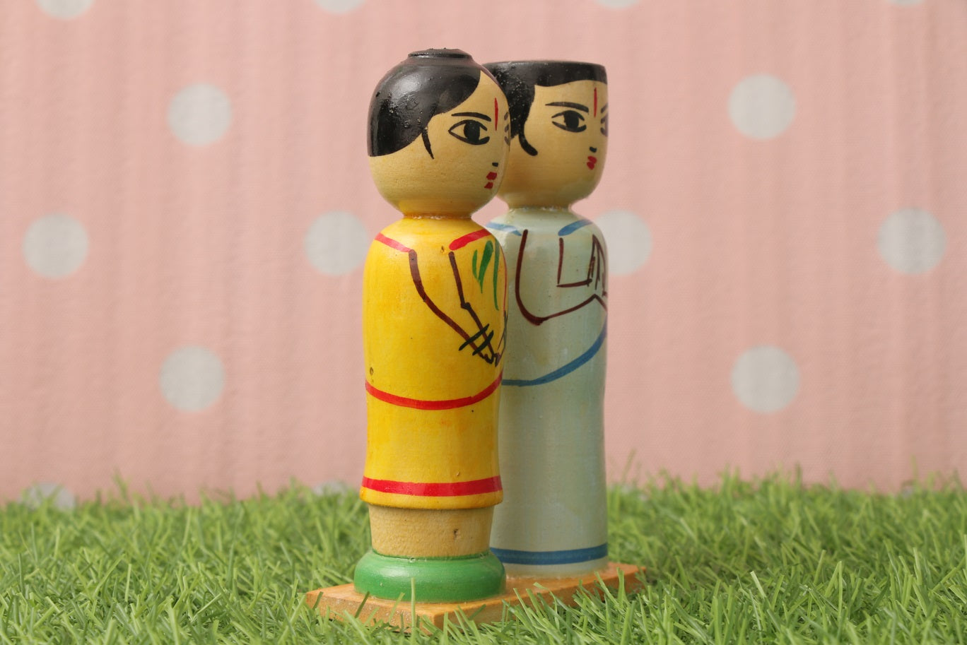 Channapatna wood craft –Locally crafted –Raja Rani in a plate– Naturally colored - Perfect for Home decor - P000192