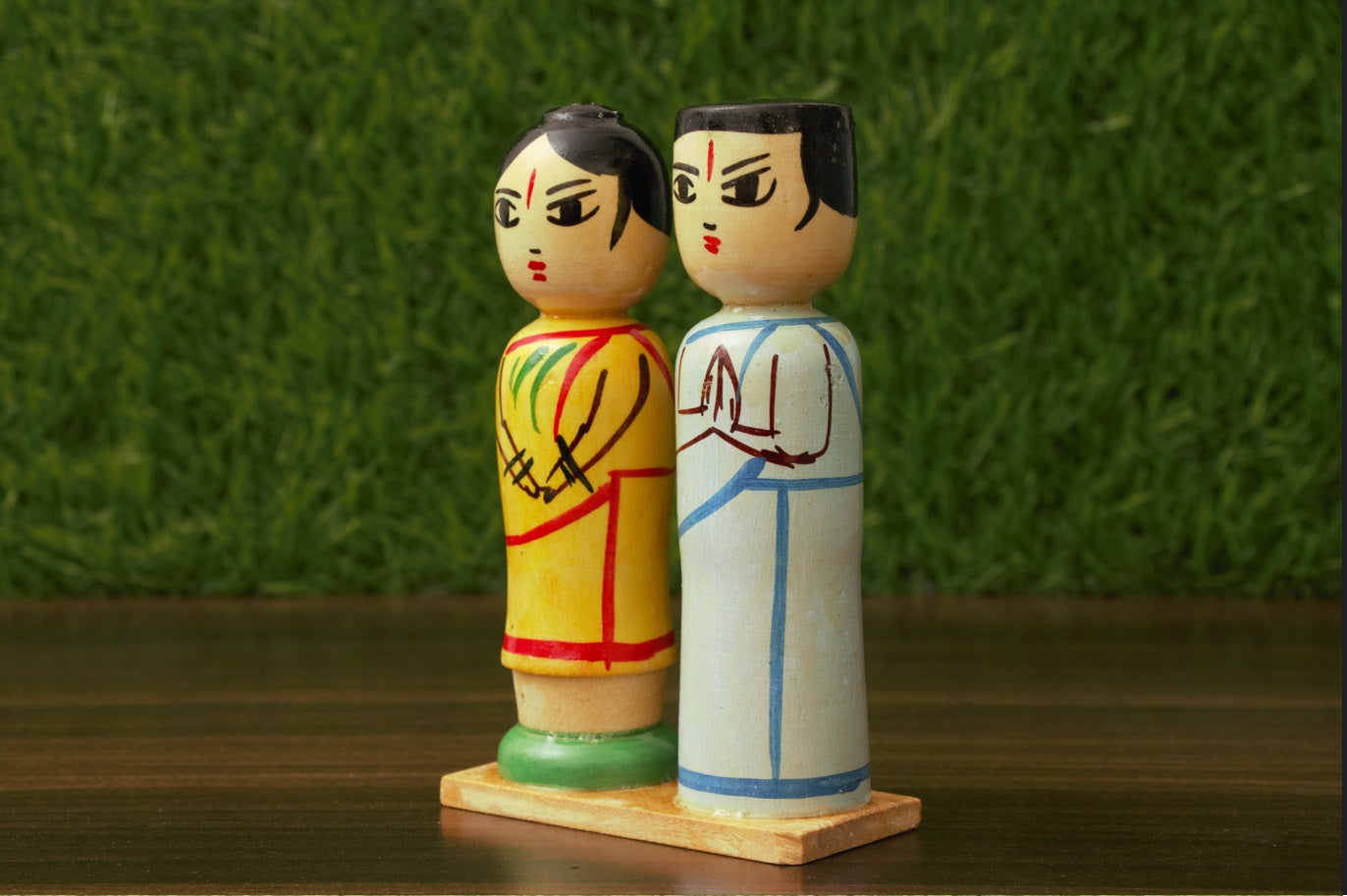 Channapatna wood craft –Locally crafted –Raja Rani in a plate– Naturally colored - Perfect for Home decor - P000192