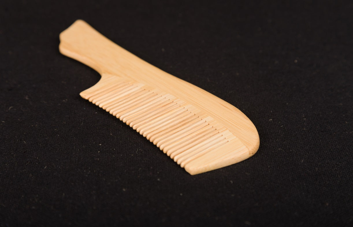 Udayagiri Cutlery – Wooden Comb – Large Size - Made with Neem wood - P00056 – 7.5 X 2 Inches