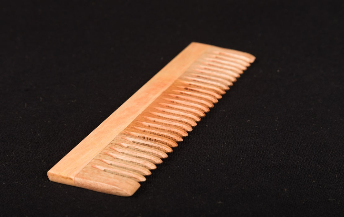 Udayagiri Cutlery – Wooden Comb – Large Size - Made with Neem wood - P00057 – 7.5 X 2 Inches