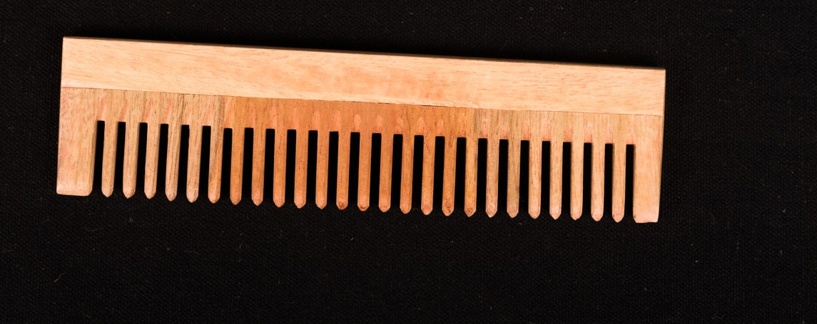 Udayagiri Cutlery – Wooden Comb – Large Size - Made with Neem wood - P00057 – 7.5 X 2 Inches
