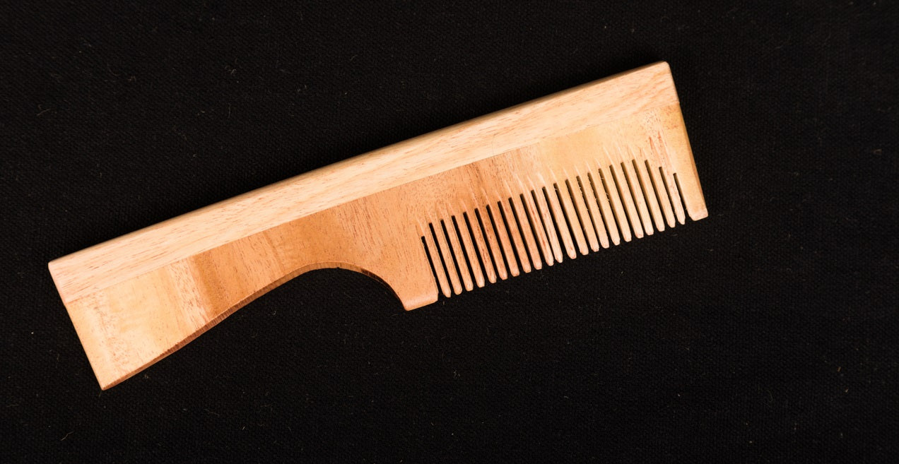 Udayagiri Cutlery – Wooden Comb – Large Size - Made with Neem wood - P00058 – 7.5 X 2 inches