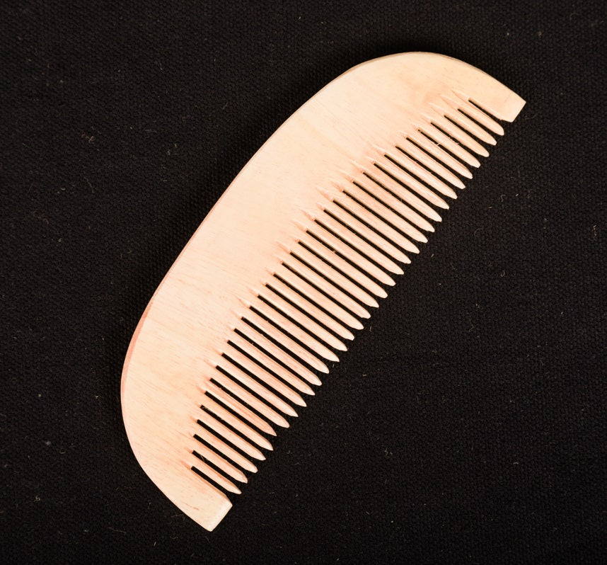 Udayagiri Cutlery – Wooden Comb – Small Size - Made with Neem wood - P00062 – 5 X 2 inches