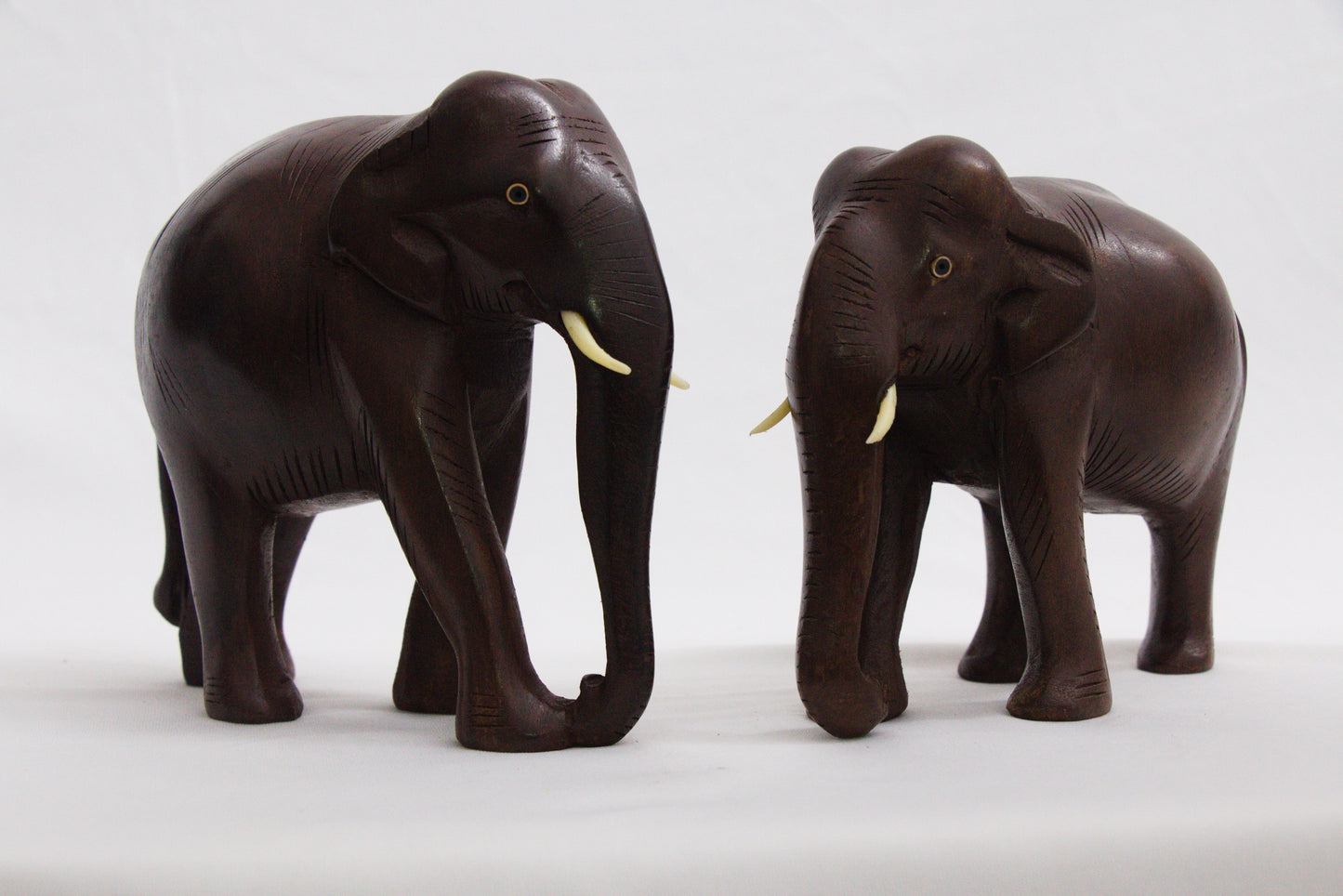 Mysore rosewood craft – Elephant – Set of 2 Elephants - 4 inches height - Locally crafted – Rosewood - Naturally colored - Perfect for home decor- P000169