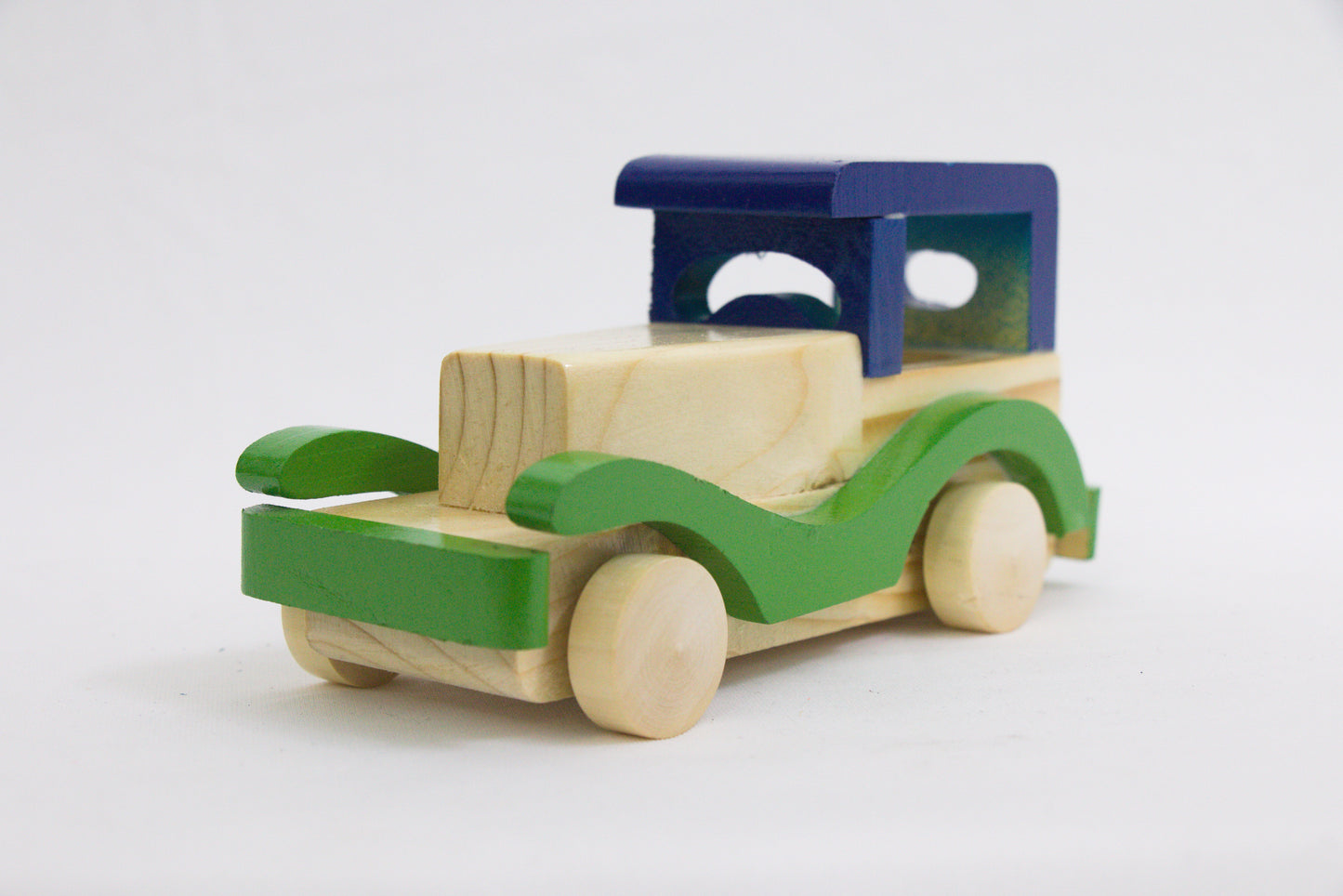 Channapatna Toys –Locally crafted –  Car toy - For Kids / Home decoration / Office decor – Length – 6 inches -   P000193