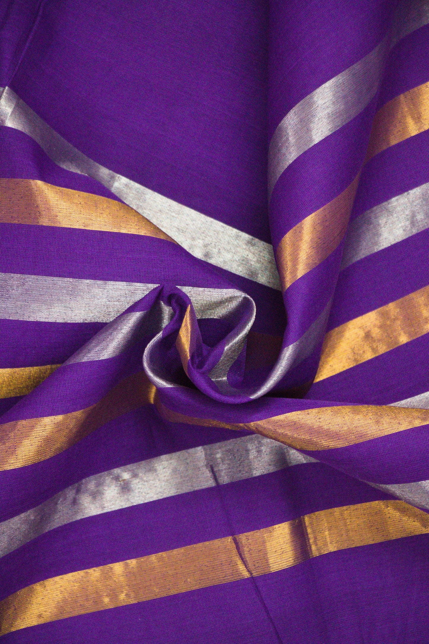 Venkatagiri Ikat Cotton Sarees with Pochampally Ikat border – Royal Purple - Bhutta design - 100% Cotton Sarees – Perfect for all occasions – P000248