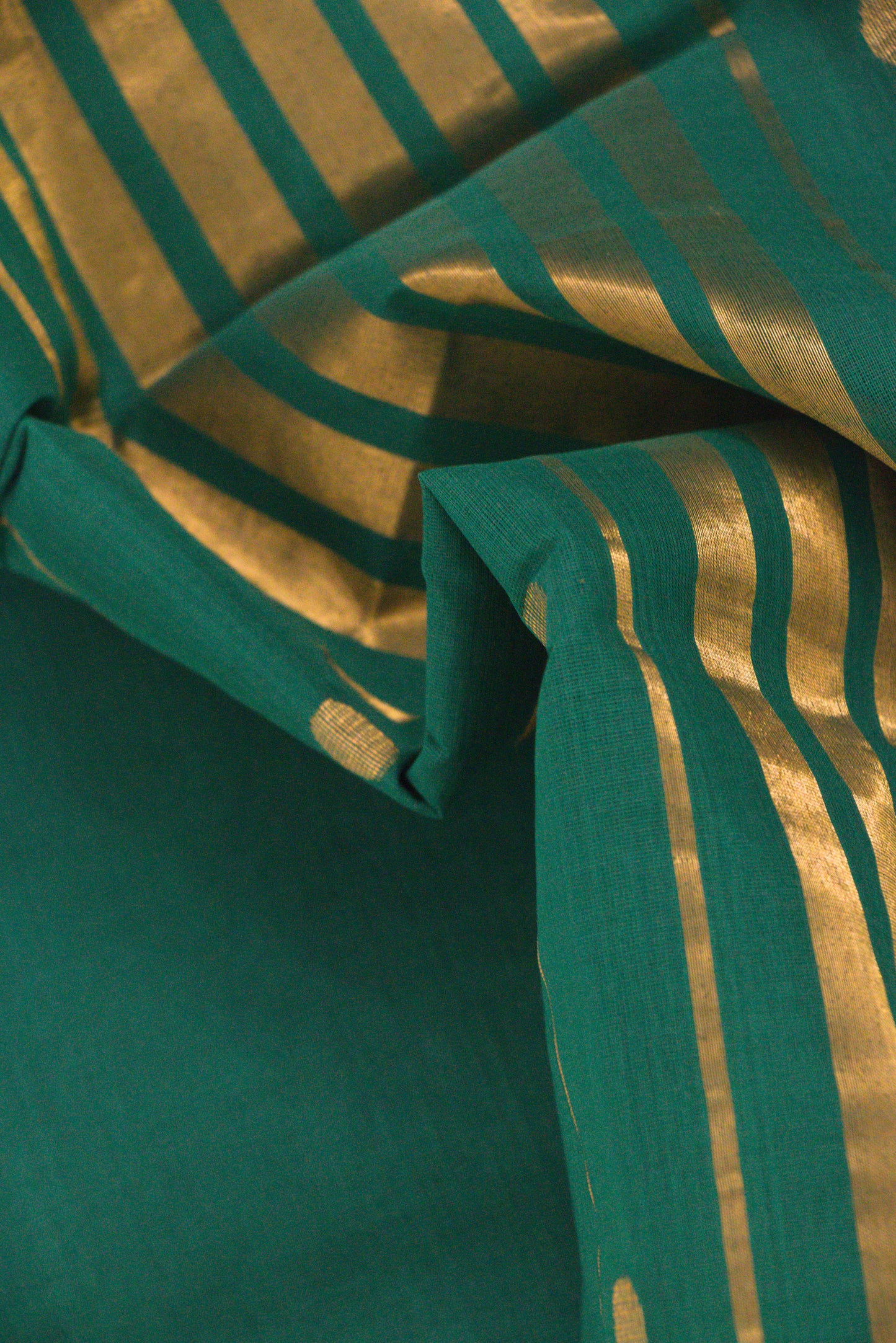 Venkatagiri Ikat Cotton Sarees with Pochampally Ikat border – Plantation color - Bhutta design - 100% Cotton Sarees – Perfect for all occasions – P000249