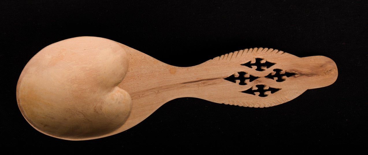Udayagiri Cutlery – Heart Spoon – Deodar wood – For Home/Restaurants – Made with Deodar wood – 11.3 x 3.5 in. – P00043