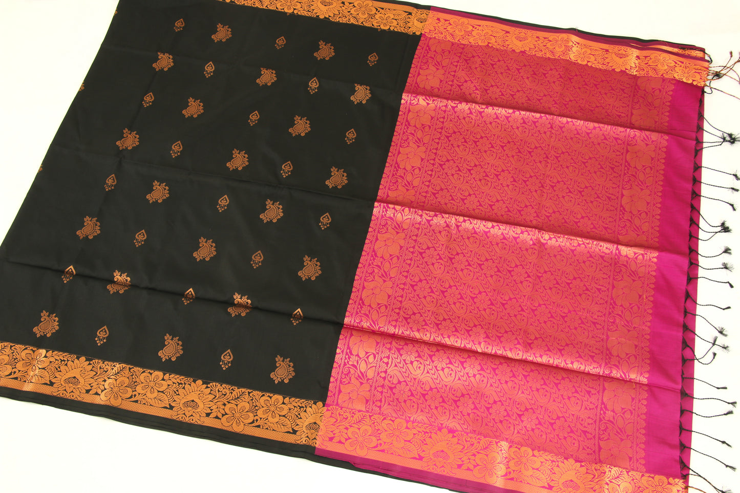 Kanchipuram Pattu Silk Saree – Semi Silk –Box Bhutta Saree- P000139