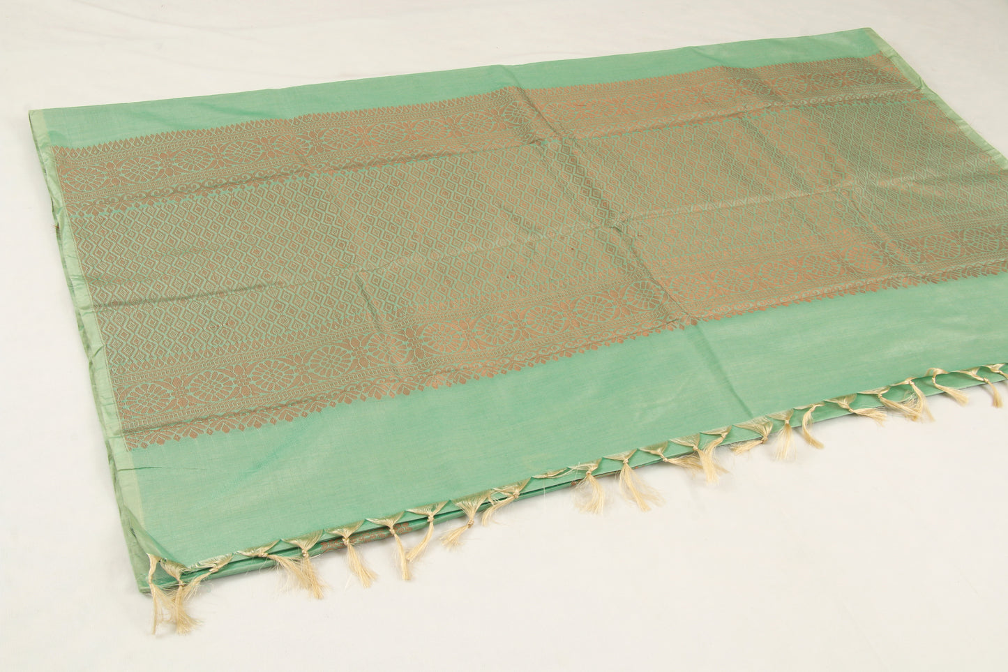 Kanchipuram Pattu Silk Saree – Semi Soft Silk – Bhutta design- Summer Green  - thread work in body and pallu - P00178