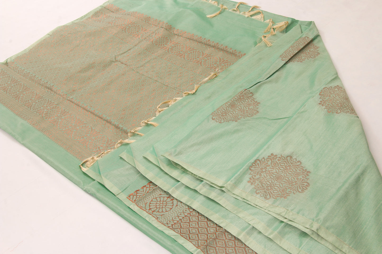 Kanchipuram Pattu Silk Saree – Semi Soft Silk – Bhutta design- Summer Green  - thread work in body and pallu - P00178