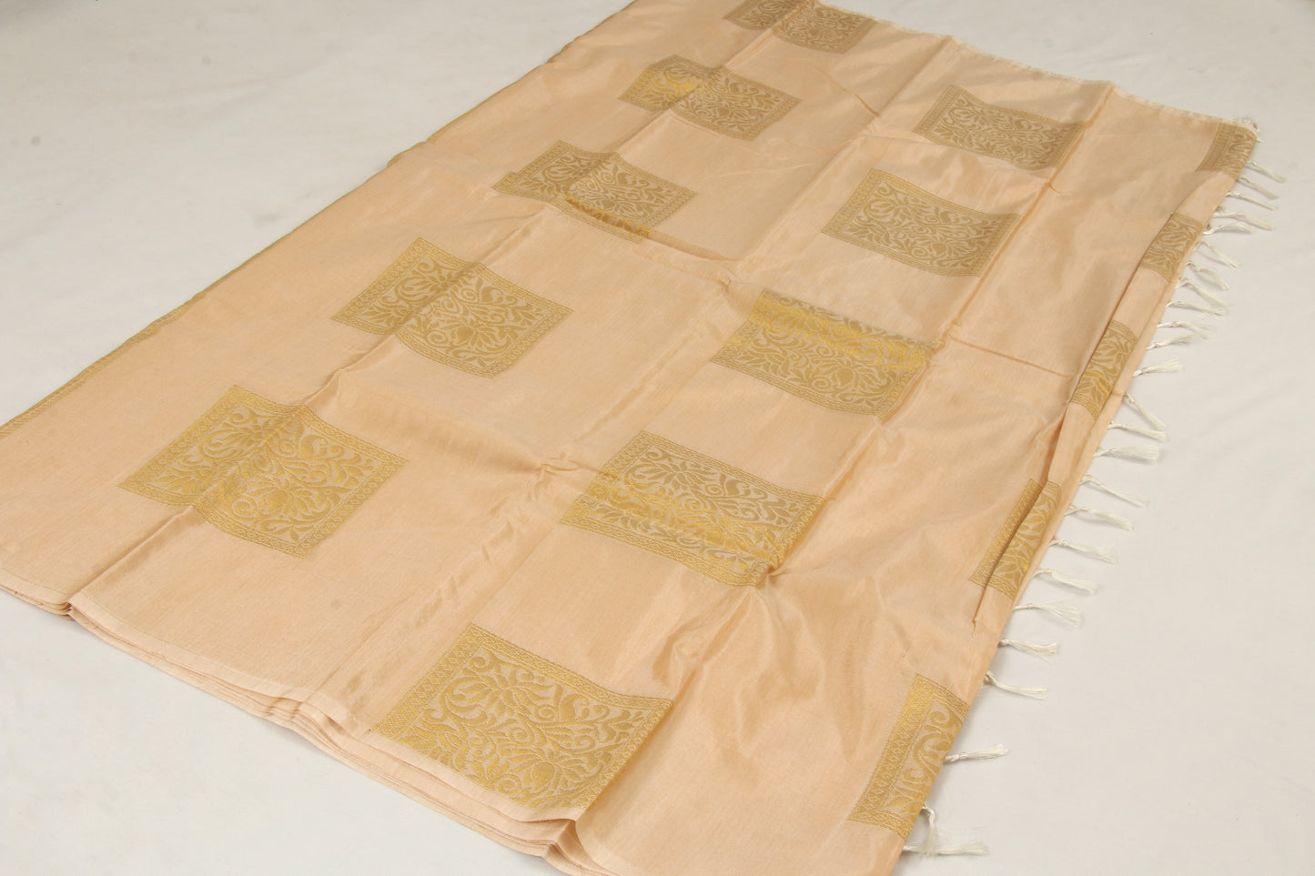 Kanchipuram Pattu Silk Saree – Semi Soft Silk – Bhutta design- Burly wood - Taupe Pallu  - Thread work in body and pallu - P00180