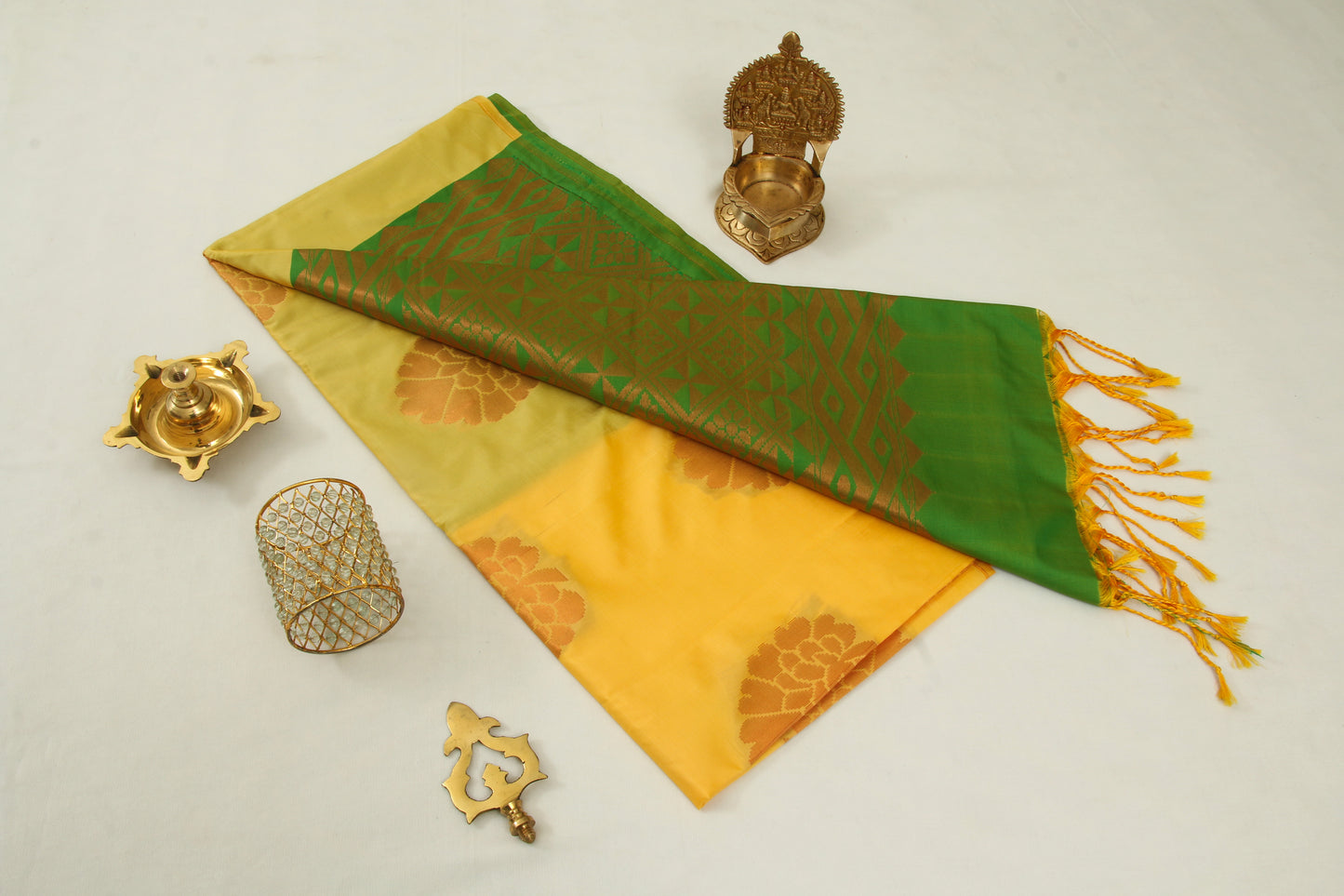 Kanchipuram Pattu Silk Saree – Semi Silk –Box Bhutta Saree- P000140A