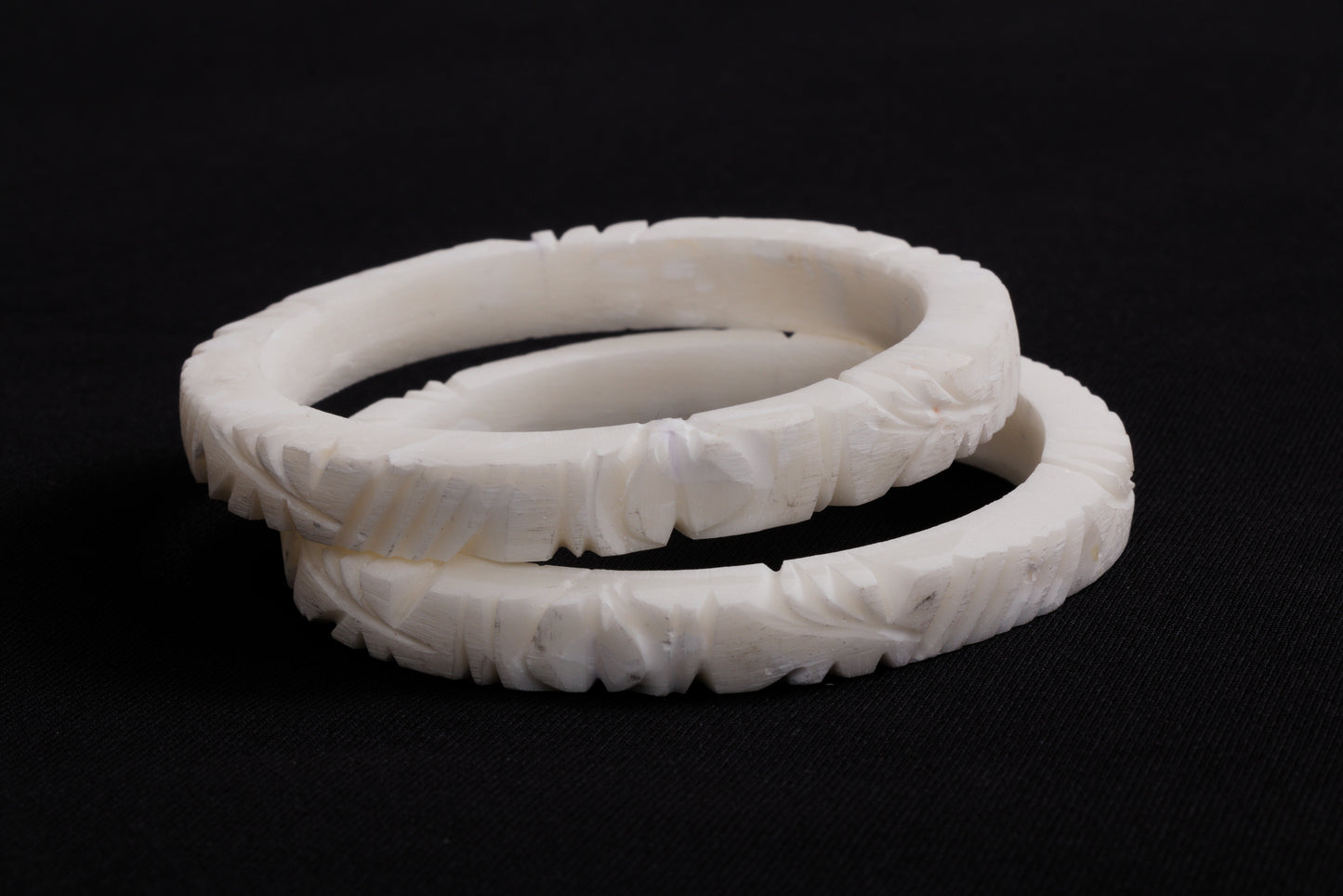 Kannyakumari Sangu Valaiyal – Shell Bangles –Locally crafted– 8 CM in Diameter –Made with Sea shells –  Perfect for Children and Adults -  P000301