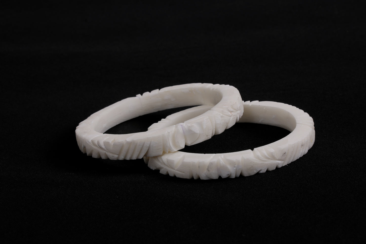 Kannyakumari Sangu Valaiyal – Shell Bangles –Locally crafted– 8 CM in Diameter –Made with Sea shells –  Perfect for Children and Adults -  P000301