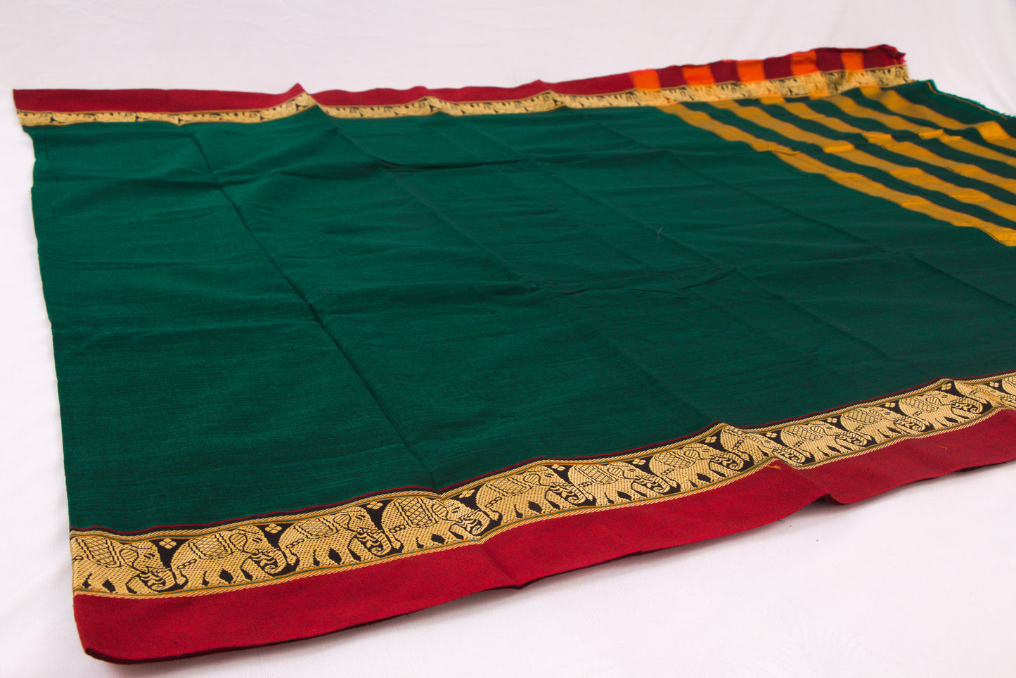 Narayanpet Cotton sarees – Sherwood Green with Elephant border- 100% Cotton Sarees – Perfect for all occasions – P000349