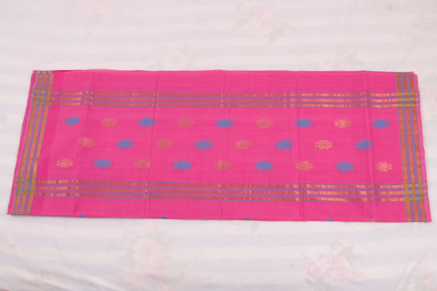 Elegant pink Venkatagiri cotton saree with scattered bhutta motifs