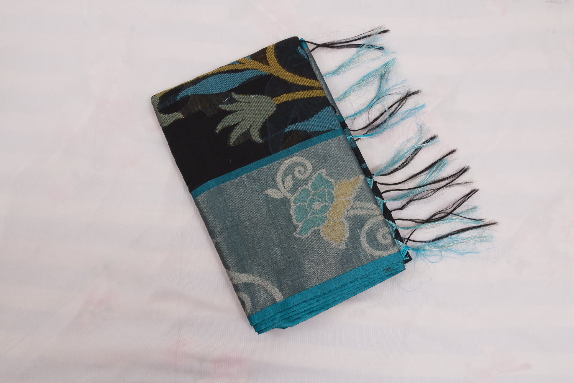 Pochampally saree featuring vibrant Ikat motifs and elegant contrast pallu 