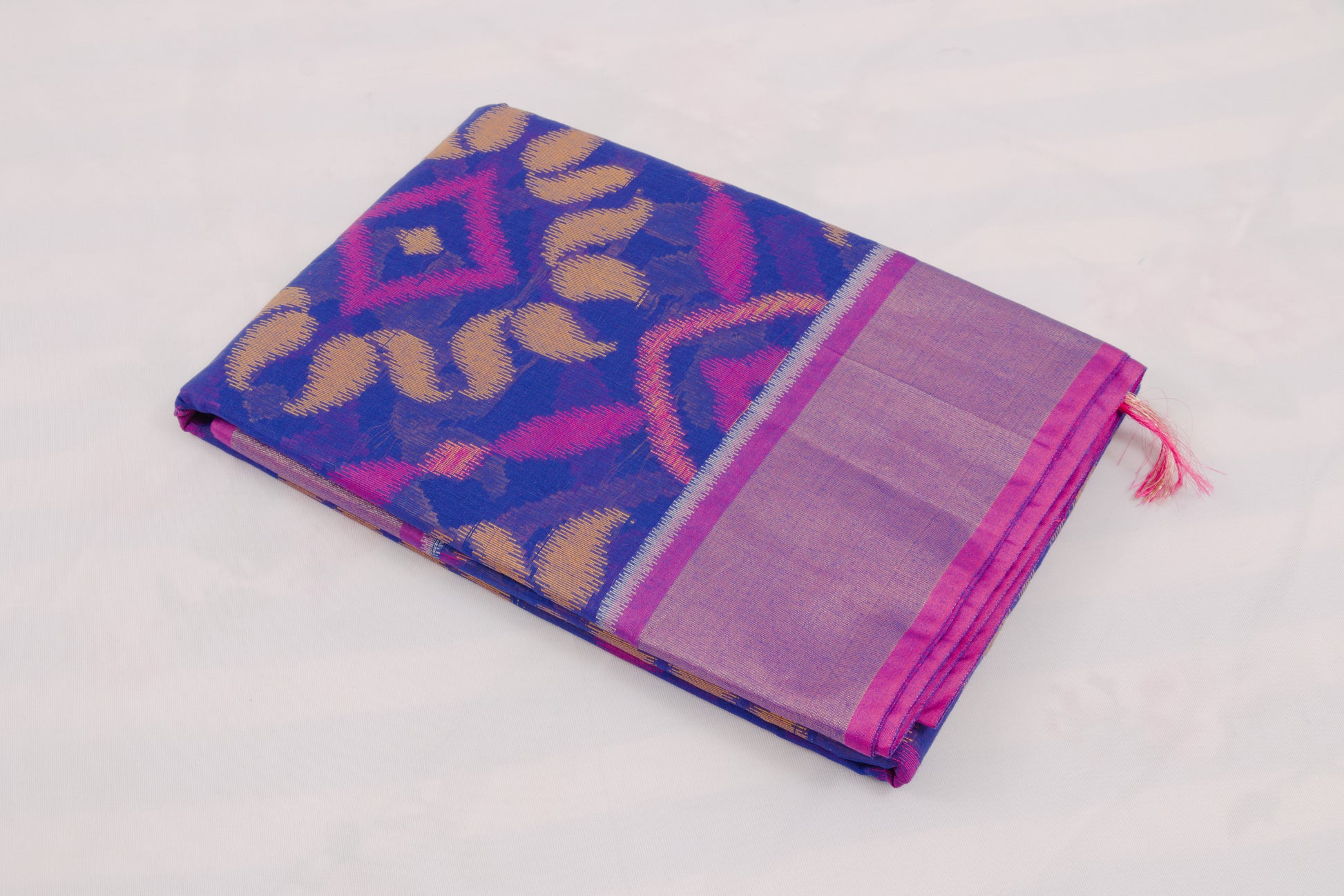 Pochampally saree featuring vibrant Ikat motifs and elegant contrast pallu 